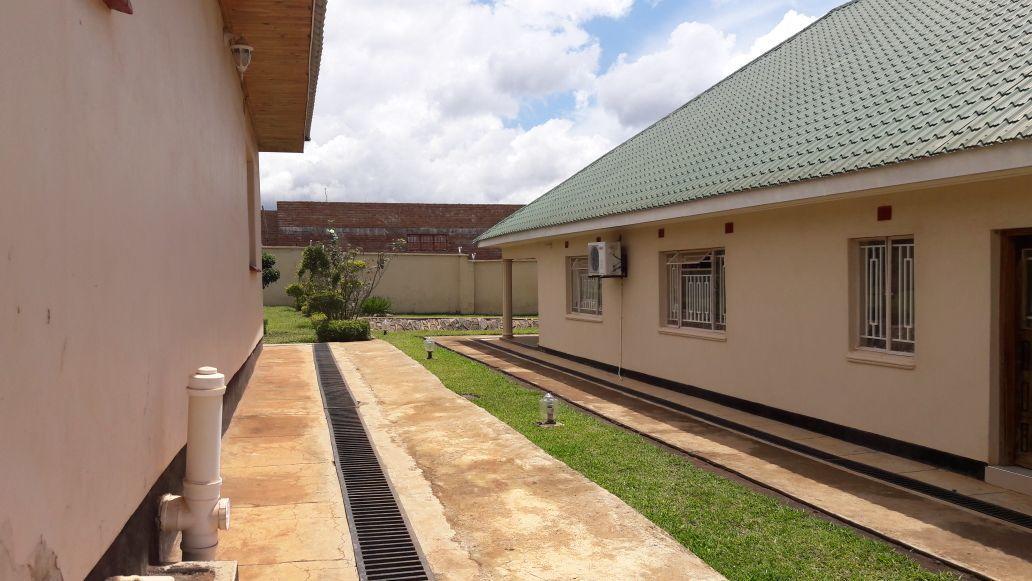 Emmaculate Lodge Mzuzu Ngoại thất bức ảnh